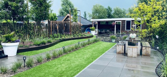 Kunstgras in achtertuin Drachten